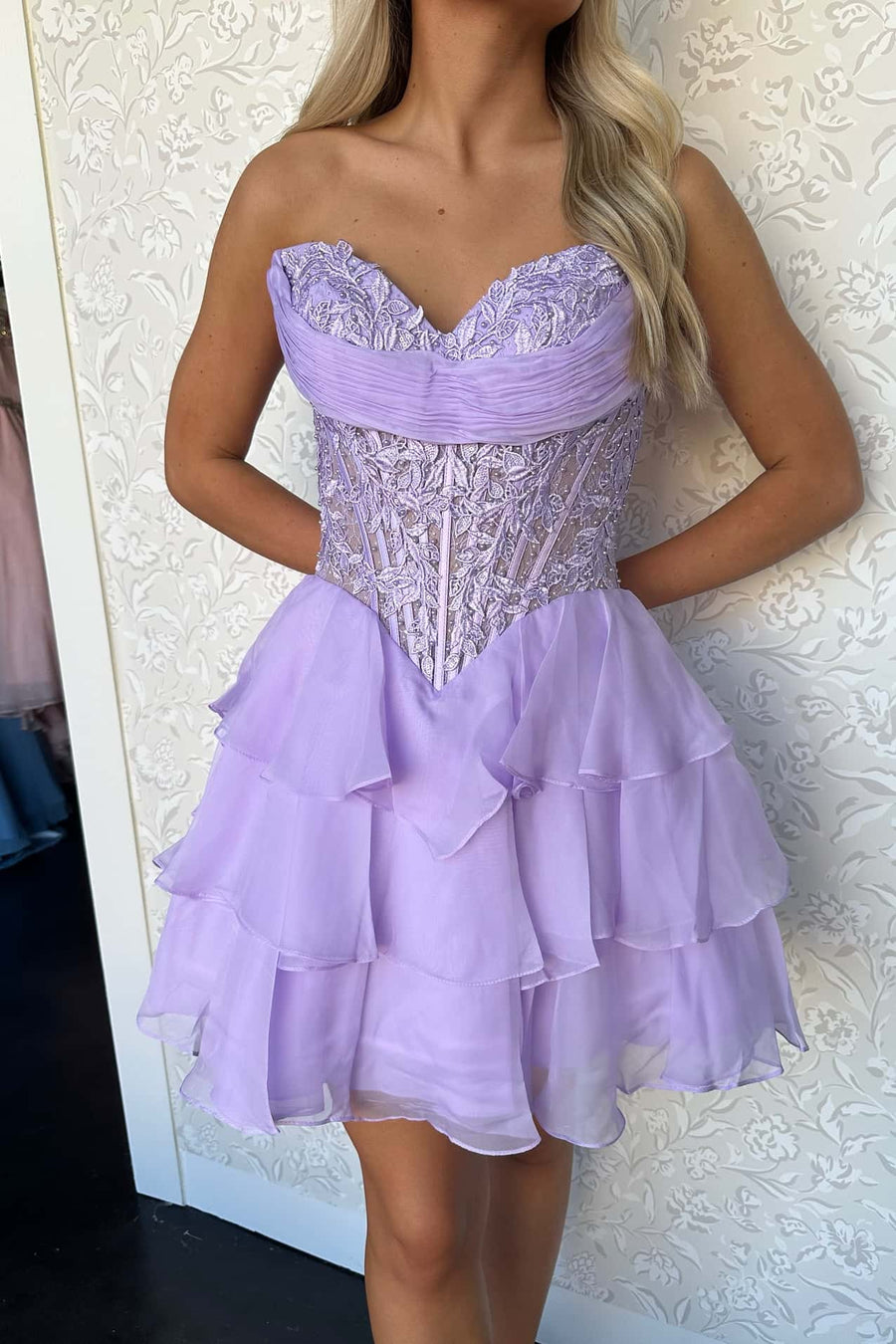 Sweetheart Red Appliques Short Ruffle Dress