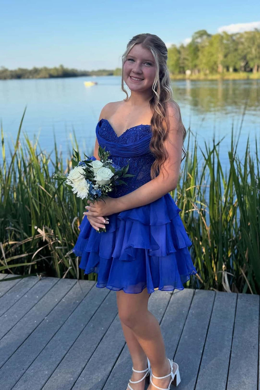 Sweetheart Red Appliques Short Ruffle Dress