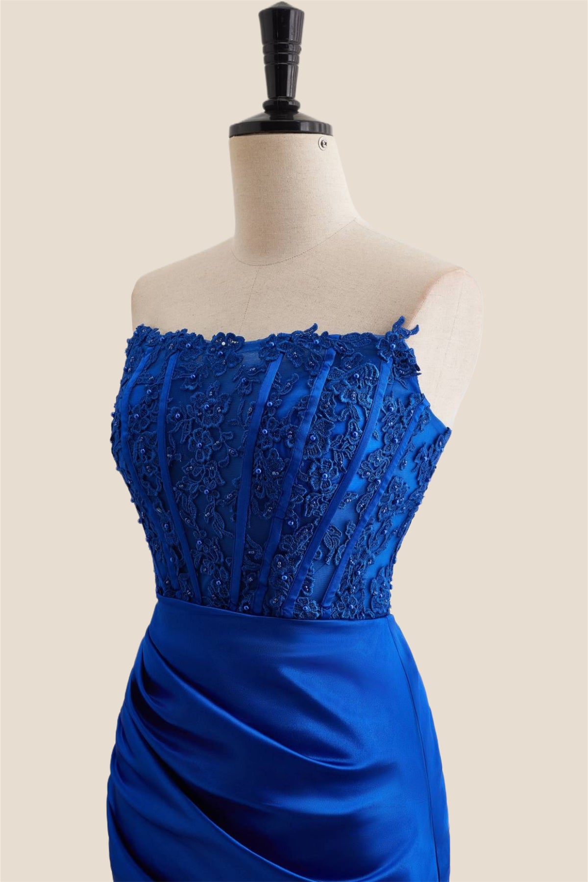 royal blue appliques ruched bodycon short dress $ 136 . 00 $ 136 . 00