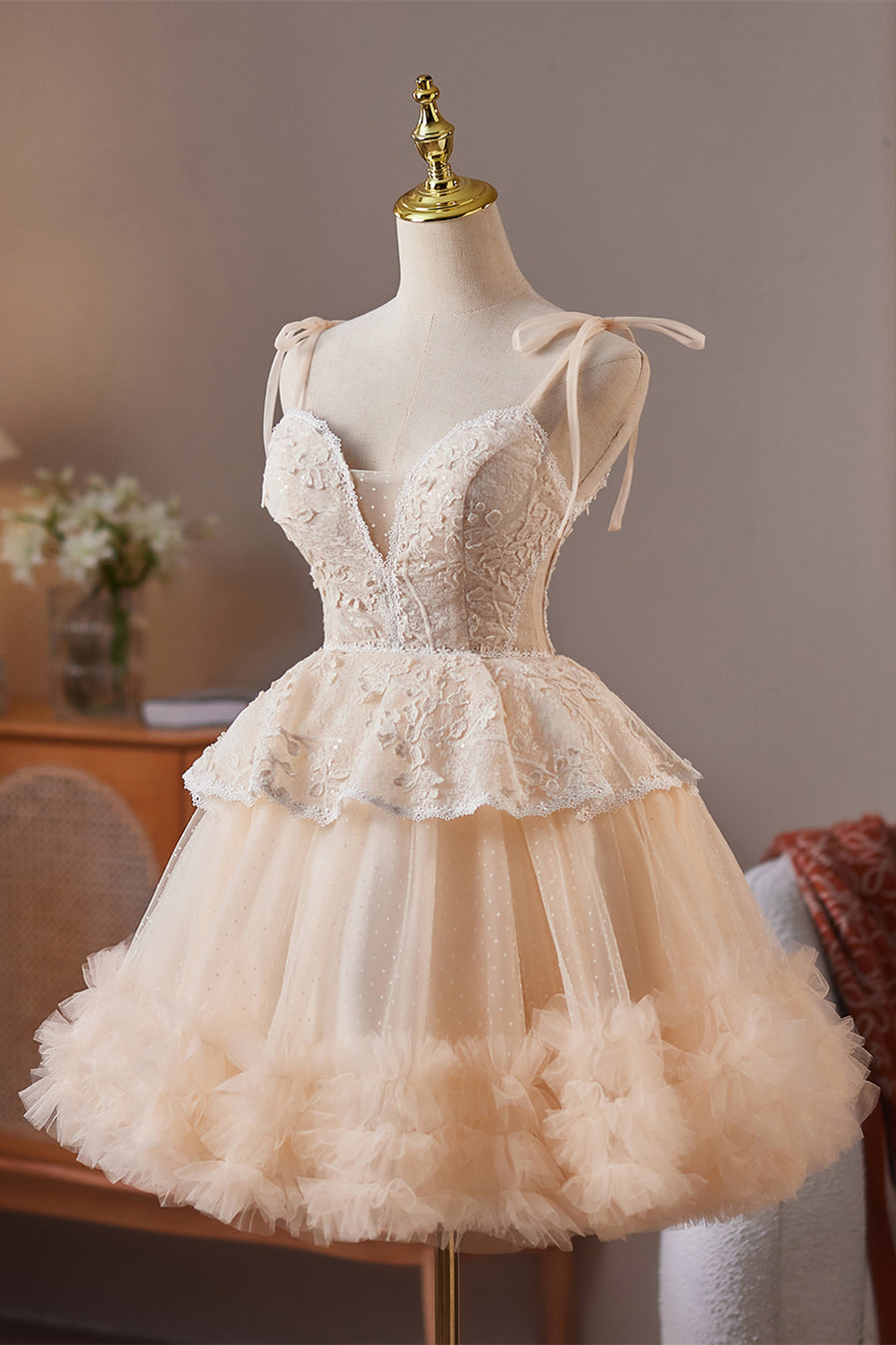 V-neck Champagne Appliques Tulle Short Dress