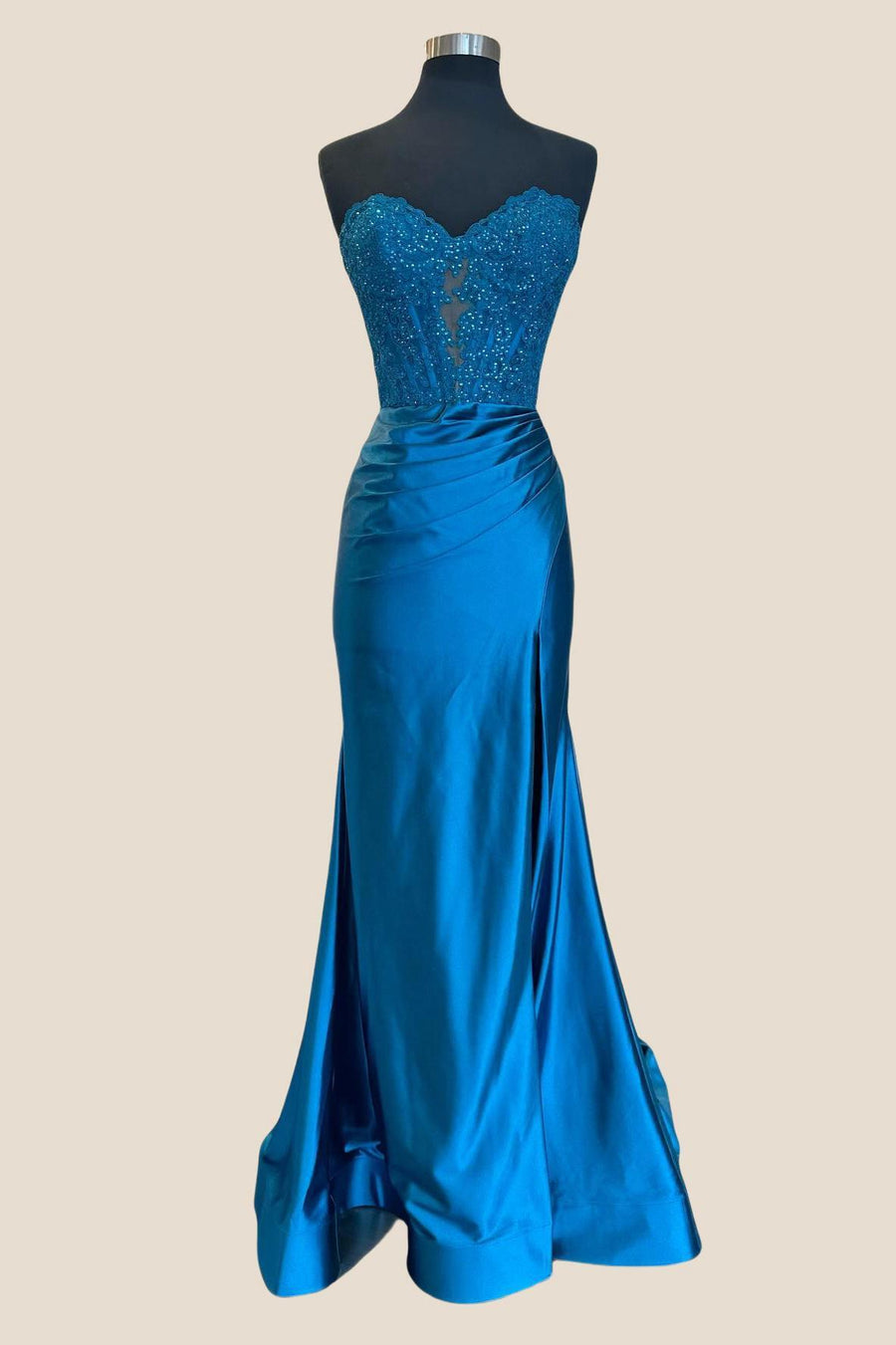 Sweetheart Blue Appliques Fitted Long Formal Dress