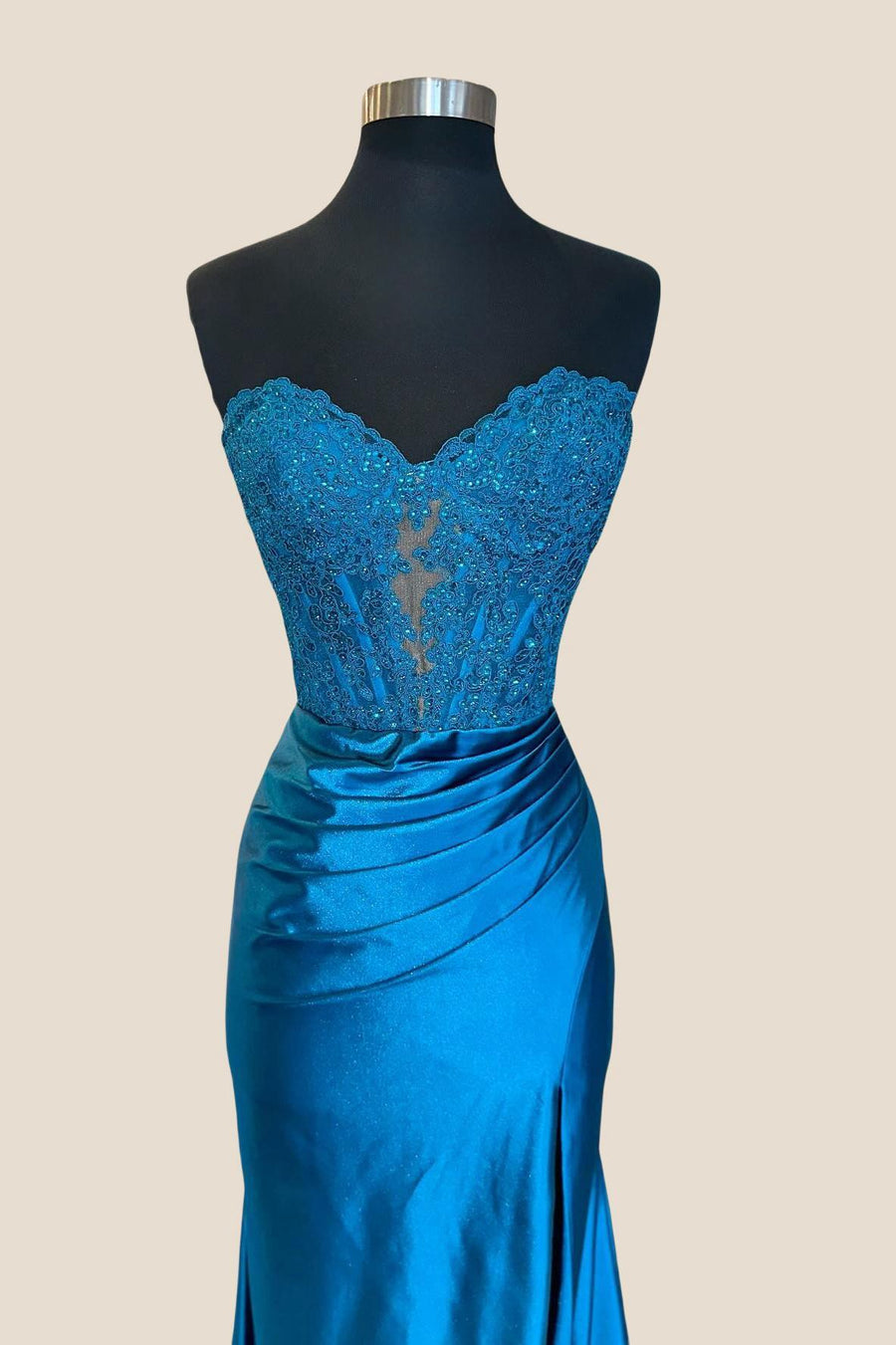 Sweetheart Blue Appliques Fitted Long Formal Dress